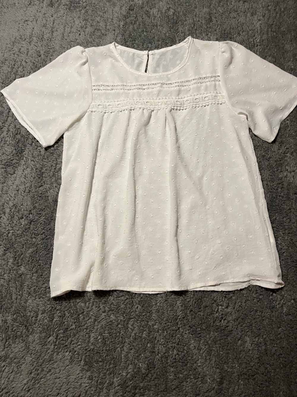 White Eyelet Short-Sleeve Women's Top Puff Sleeves Loose Fit Size Large